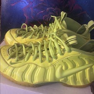 Foamposite Pro “Volt”